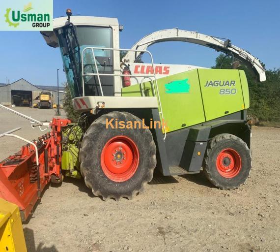 Claas Jaguar 850 with Champion Kemper 360