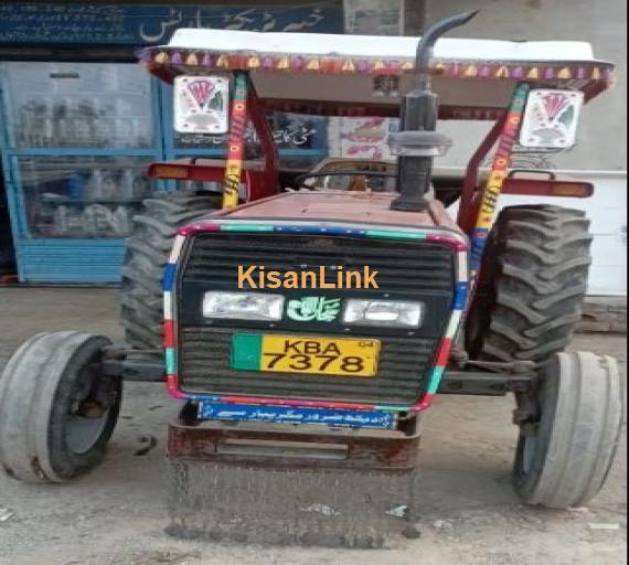 Massey total janeun Tractor 2004