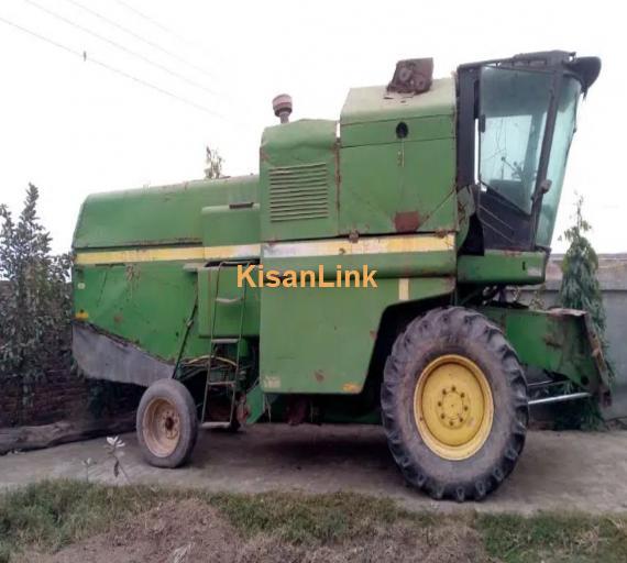 John Deere harvester 1055.