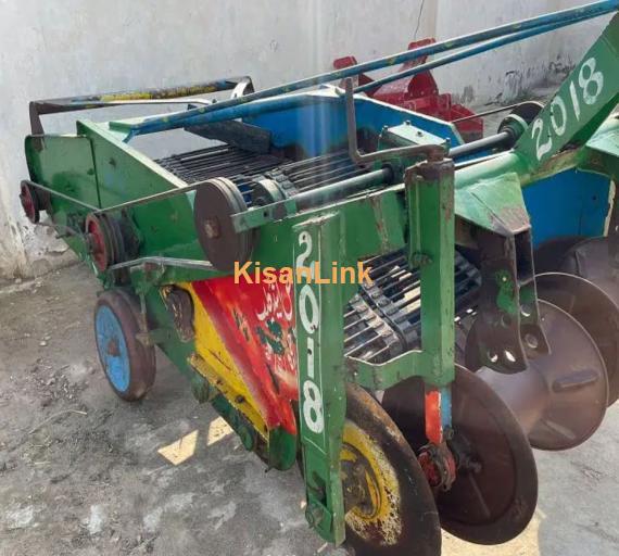 potato harvesting machine digger for sale